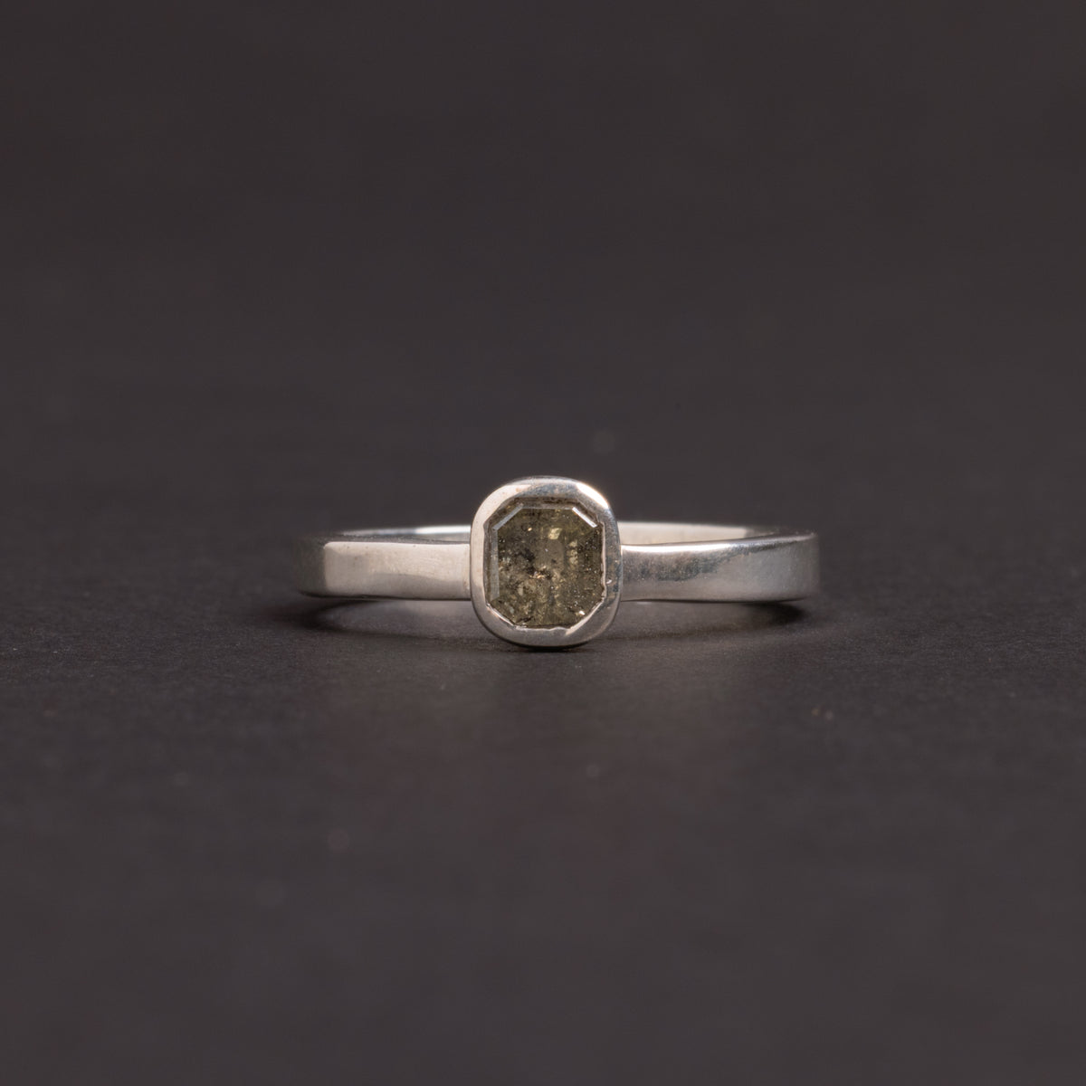 Anello Incluso