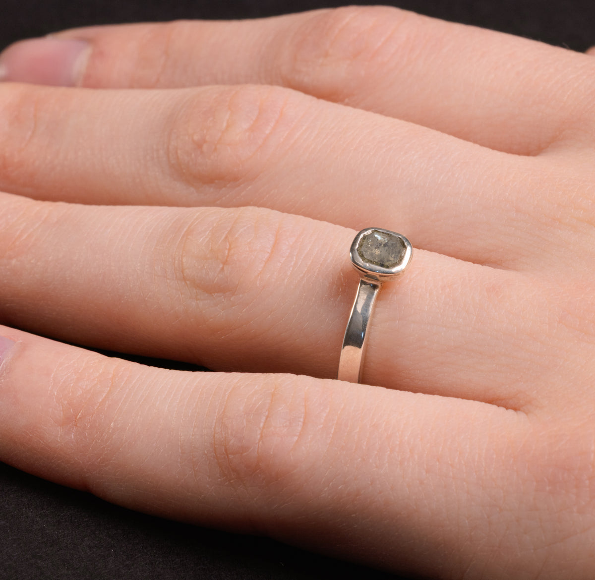Anello Incluso
